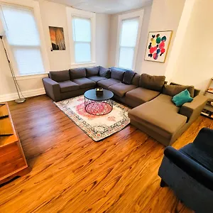 3 Bedroom - Off Street Parking - Amazing View Nearby Apartment
