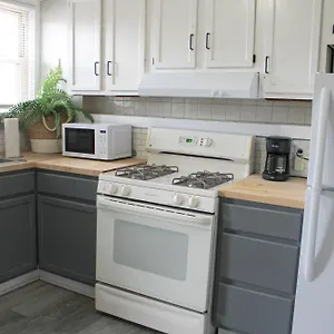 Comfy 3 Bedroom - Family Friendly - Access Apartment